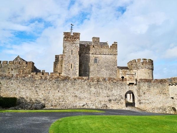 Cahir Castle - Castle Tours Ireland