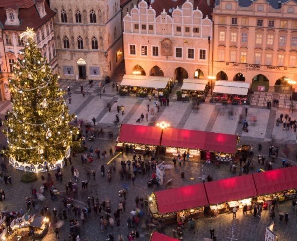 Things-to-do-in-Prague-in-December-Christmas-Market-in-Old-Town