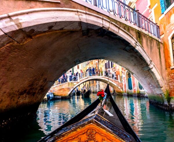 Italy bucket list: A gondola in Venice